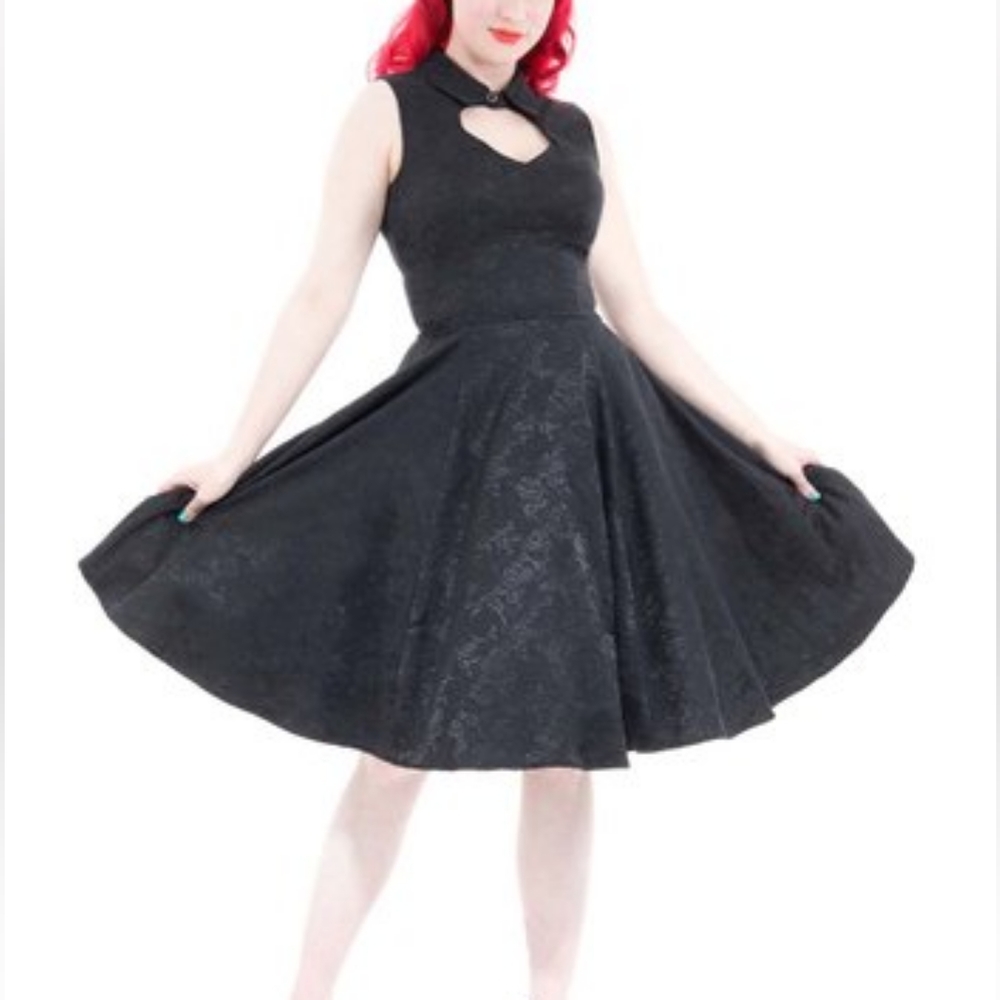 HEARTS & ROSES LONDON | Black Brocade Keyhole Fit & Flare Dress